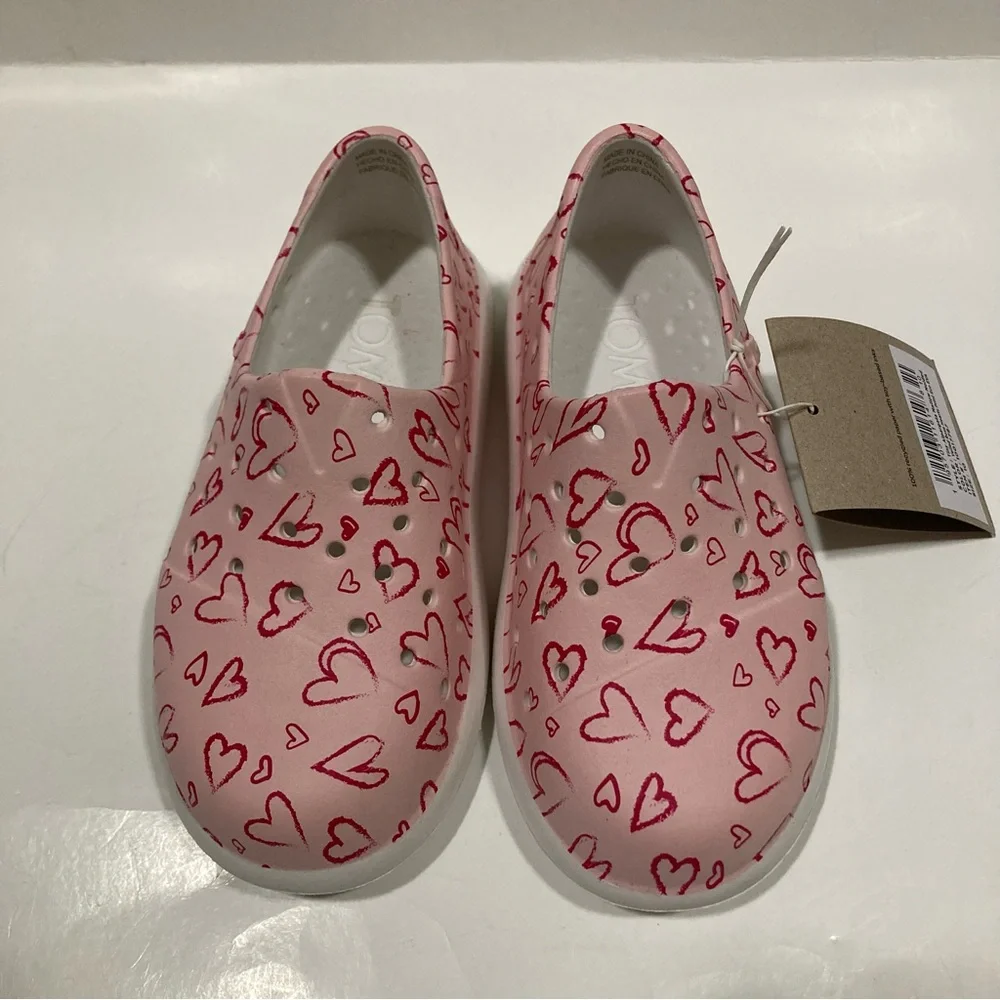 Toms pink heart